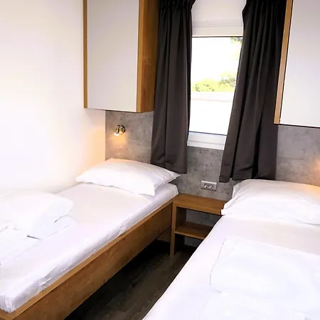 Casa Rosso - Heron Island 10 - Premiumholidays Holiday home *